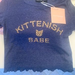 Long sleeve a kittenish crop tee
